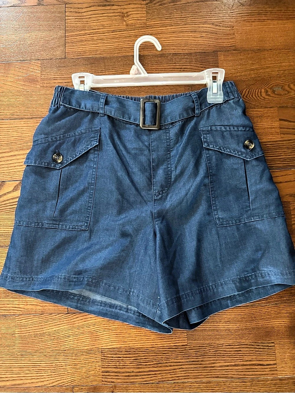 deja bleu Women's Bermuda Shorts in Blue Size Medium